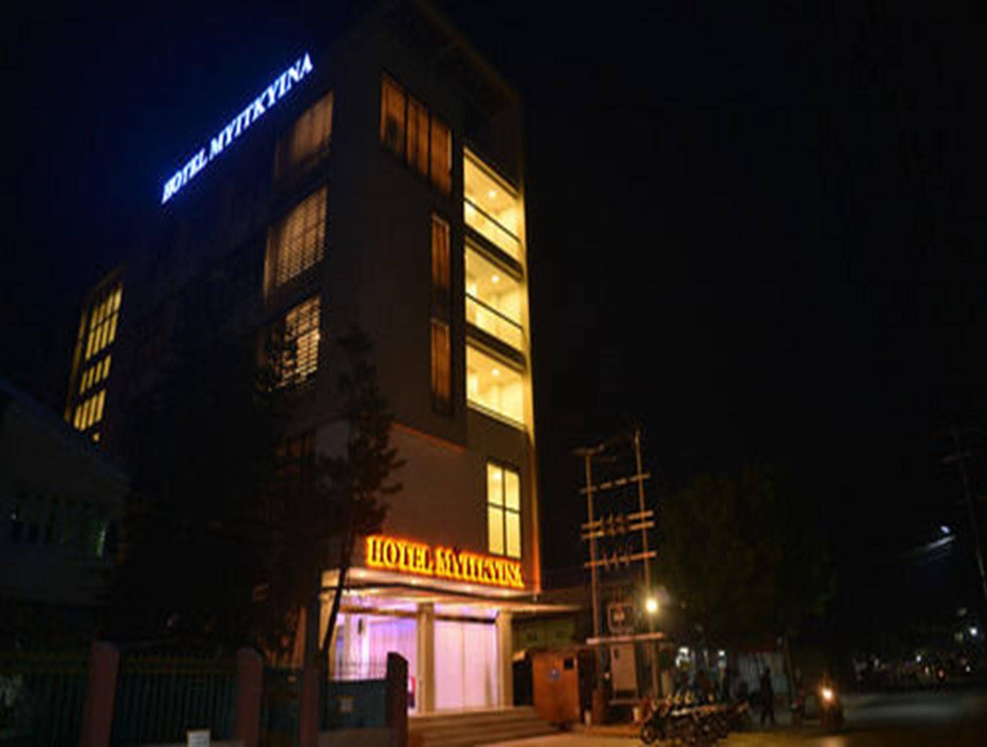 Hotel Myitkyinā Exterior foto